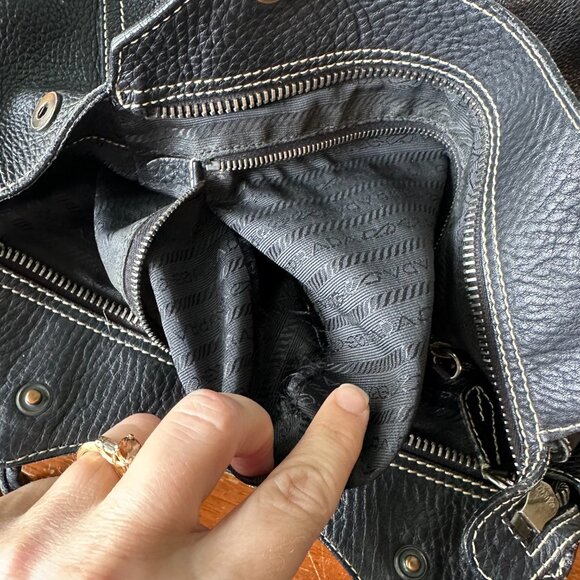 PRADA {VINTAGE} 1990's Hobo Slouch Bag | black pebbled leather - Picture 15 of 15
